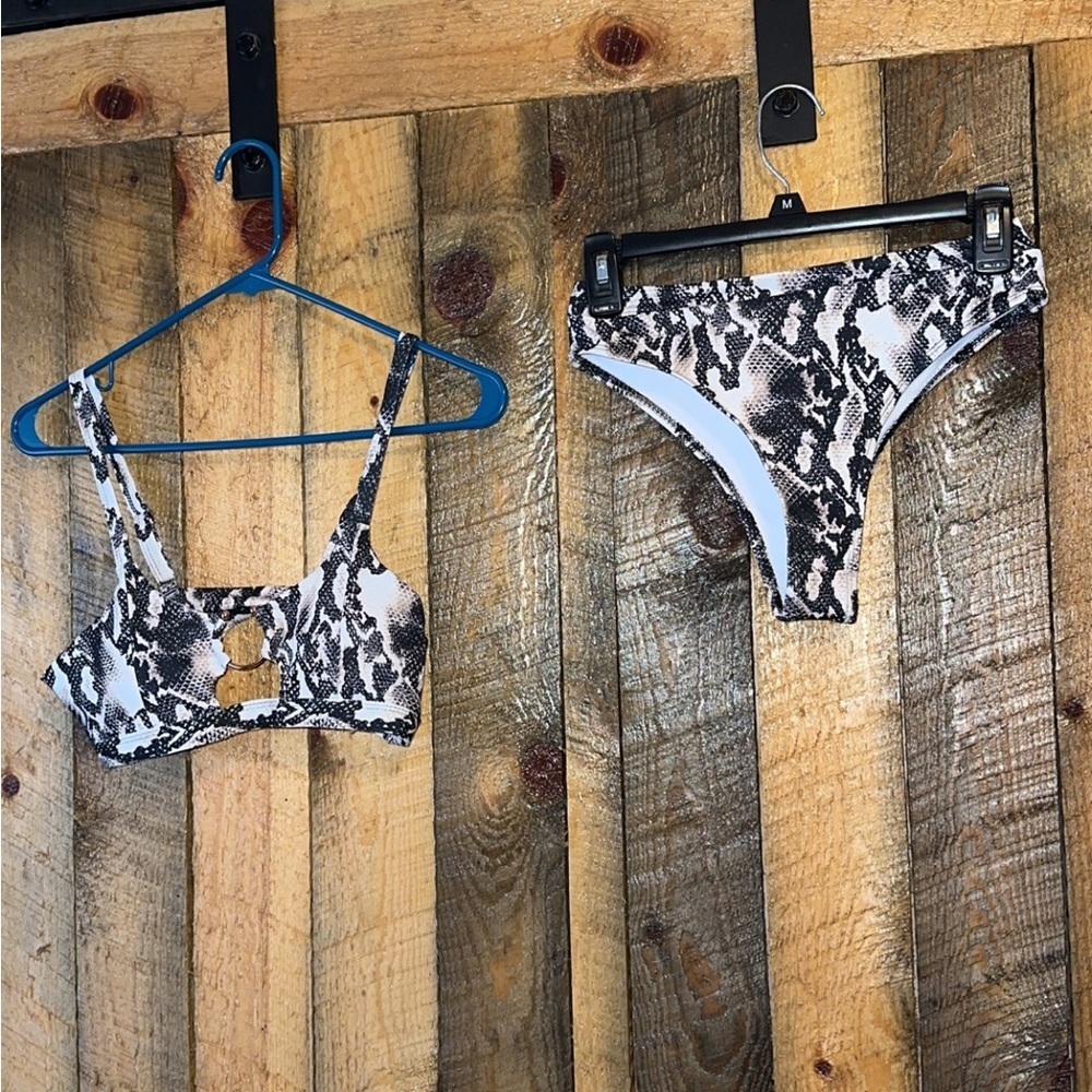 Snakeskin print bikini